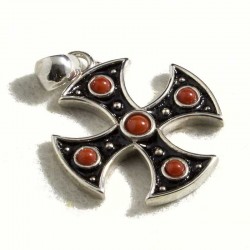 Croce templare con corallo rosso, smalto nero